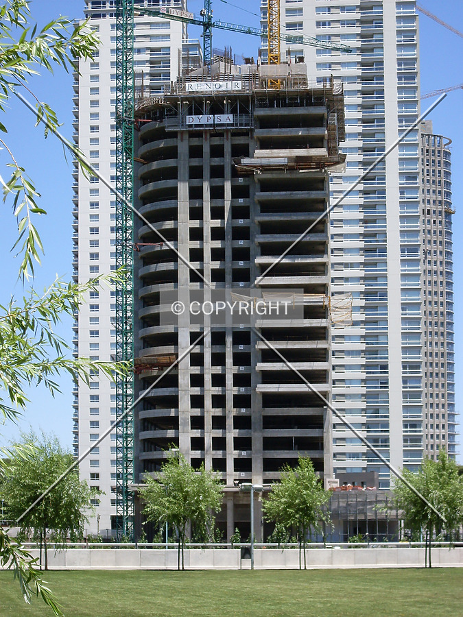 Torre Renoir 2 by Maximiliano Buono