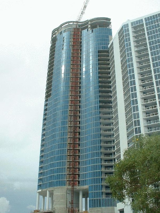 Las Olas River House by Paul Cucuzza