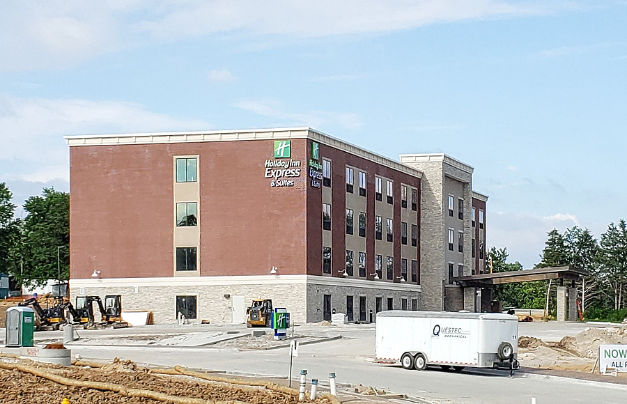 Holiday Inn Express & Suites Wentzville Saint Louis West by Ryan Hildebrand