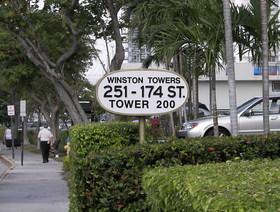 Winston Towers 200 by Rodney Gunn