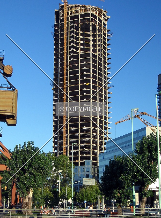 Torre Repsol YPF by Maximiliano Buono