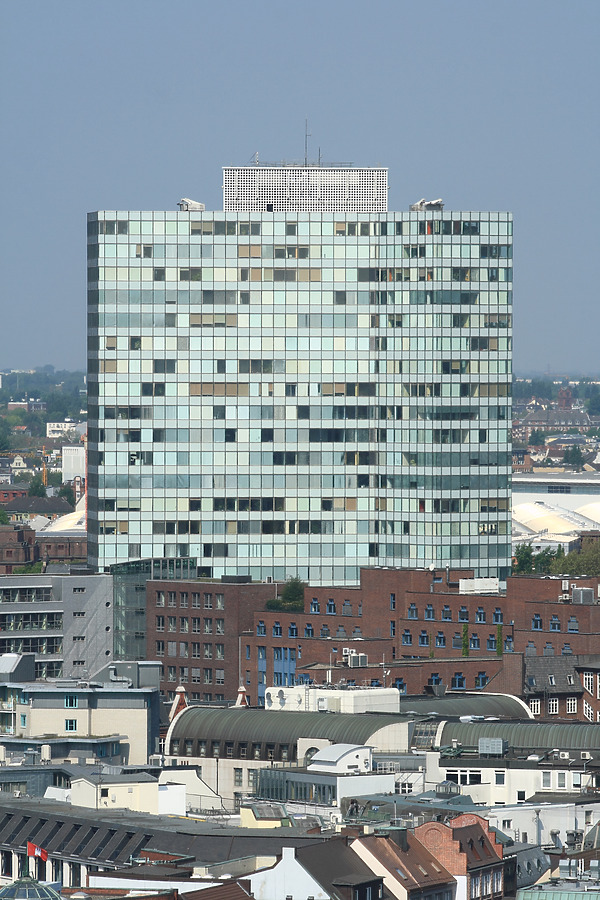 Unilever-Haus by Michiel van Dijk