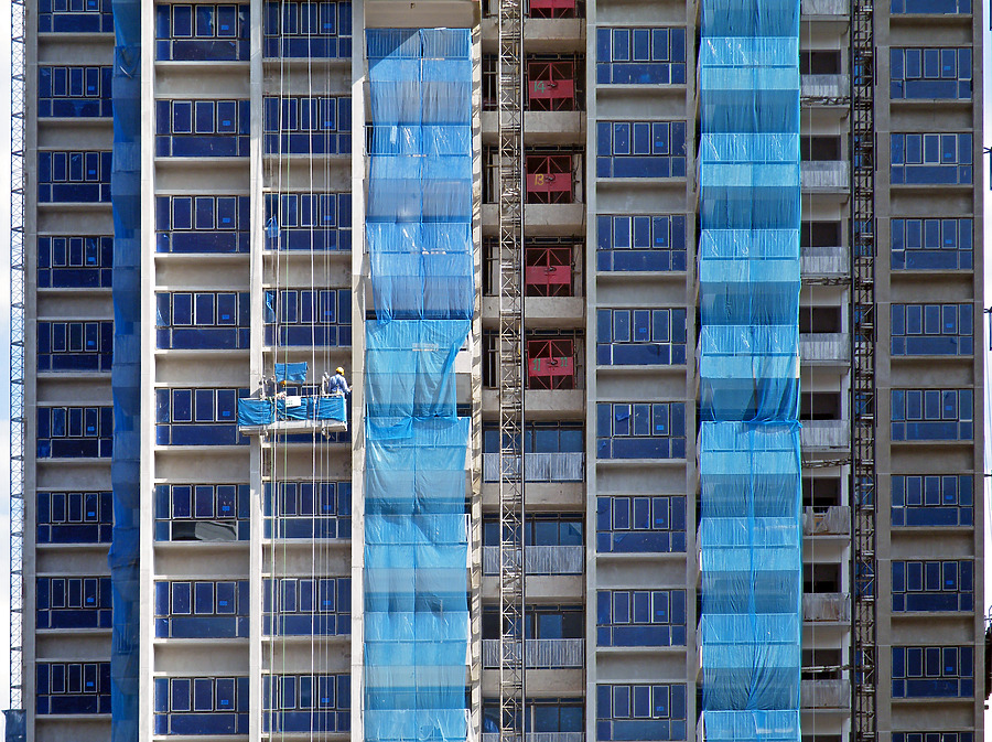 The Metropolitan Block 221 by Horst Kiechle