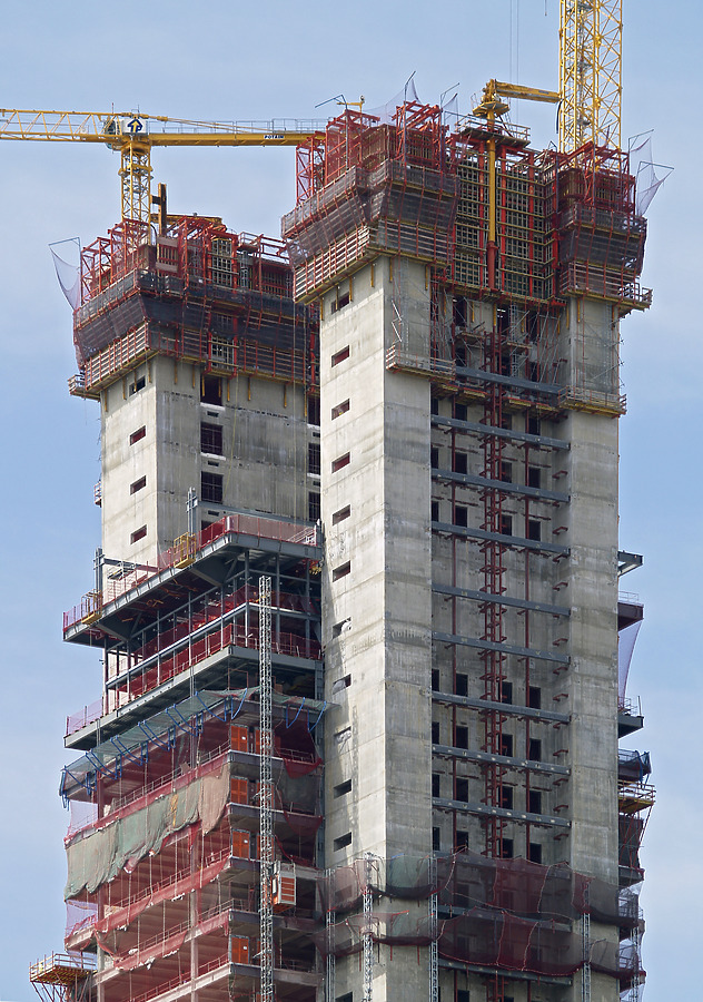 Torre Caja Madrid by Cesar Serrano