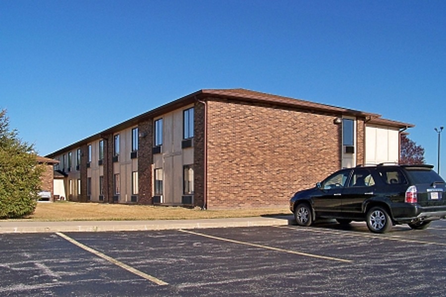 Days Inn and Suites by Ryan Hildebrand