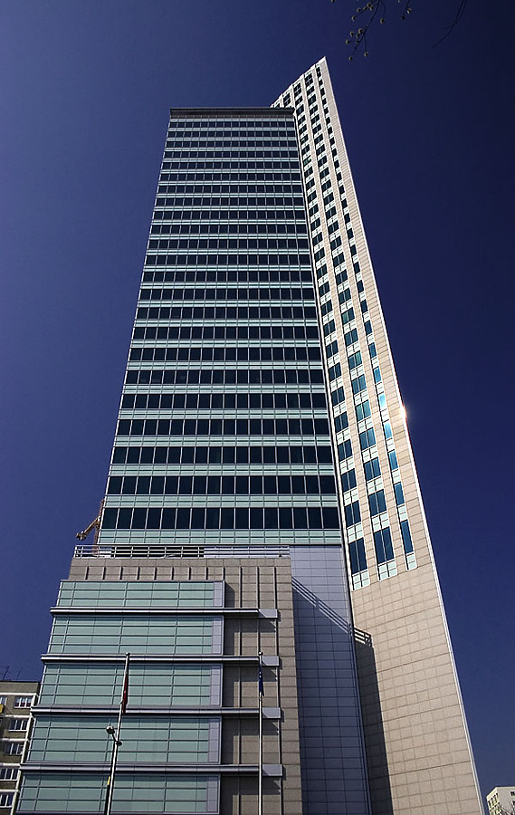 Warsaw Financial Center by Pavel Toczynski