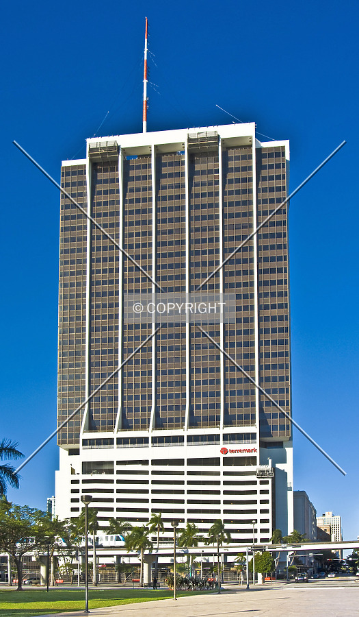 One Biscayne Tower by Jorge Molina