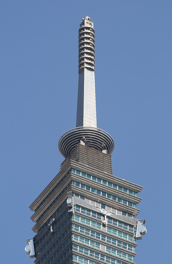 Taipei 101 by Michiel van Dijk
