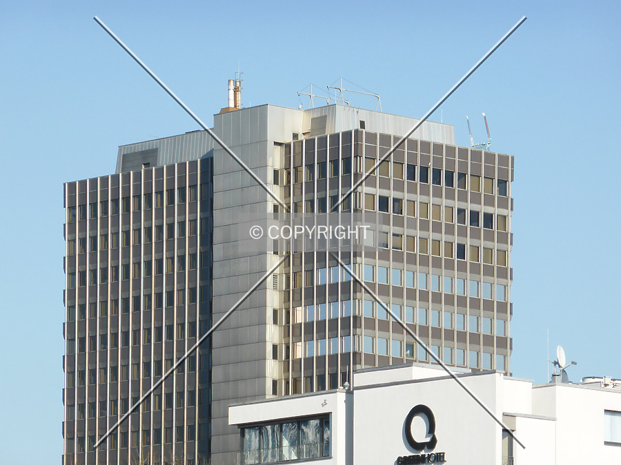 Theodor-Heuss-Allee 110 by Nephilim