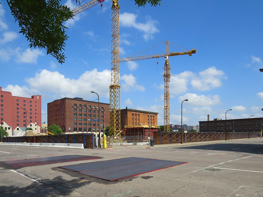 Wells Fargo 600 Tower by James Peacock