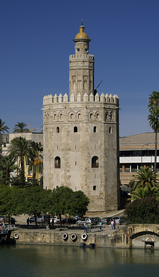 Torre Triana by Cesar Serrano