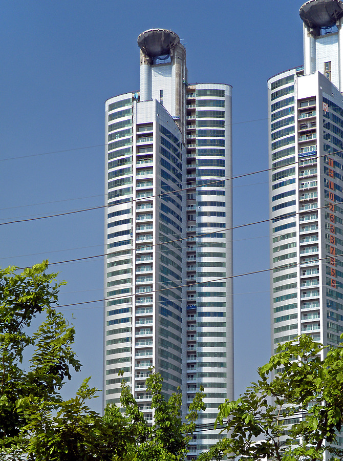 Millennium Residence 2 by Horst Kiechle