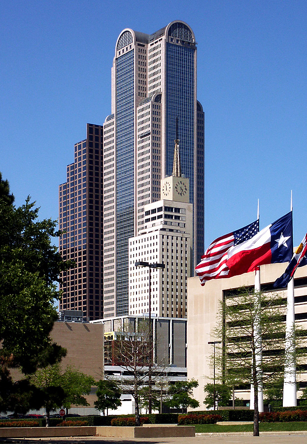 Comerica Bank Tower by Daniel Kieckhefer