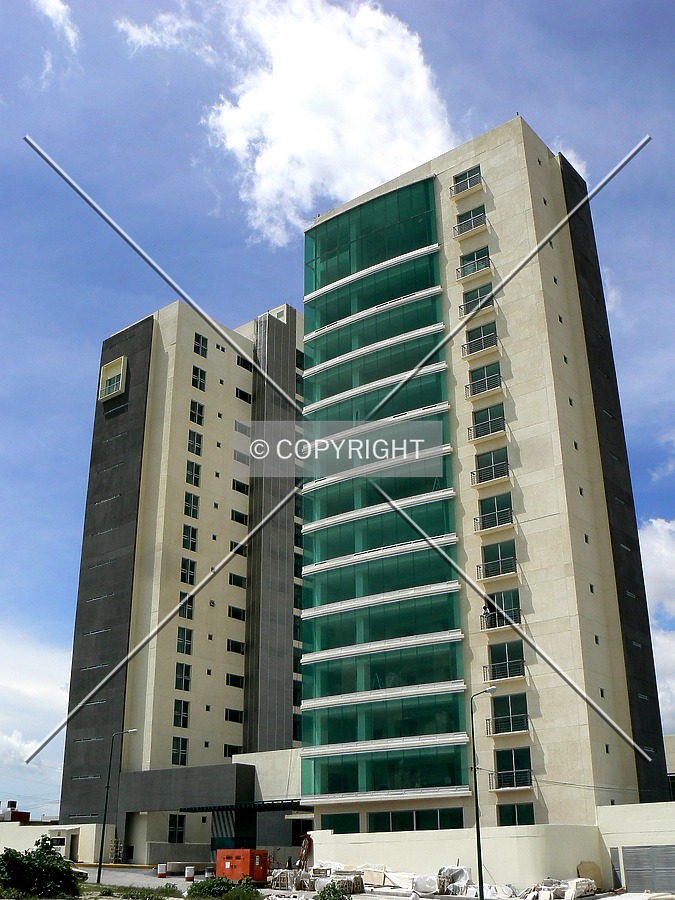 Les Tours D'Argent Torre 1 by Luis Ibáñez