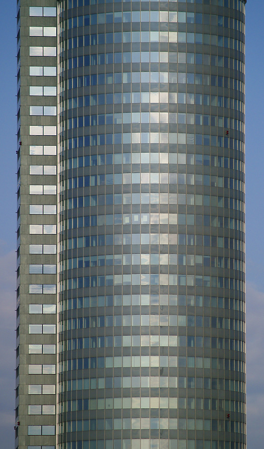 Millennium Tower by Cesar Serrano