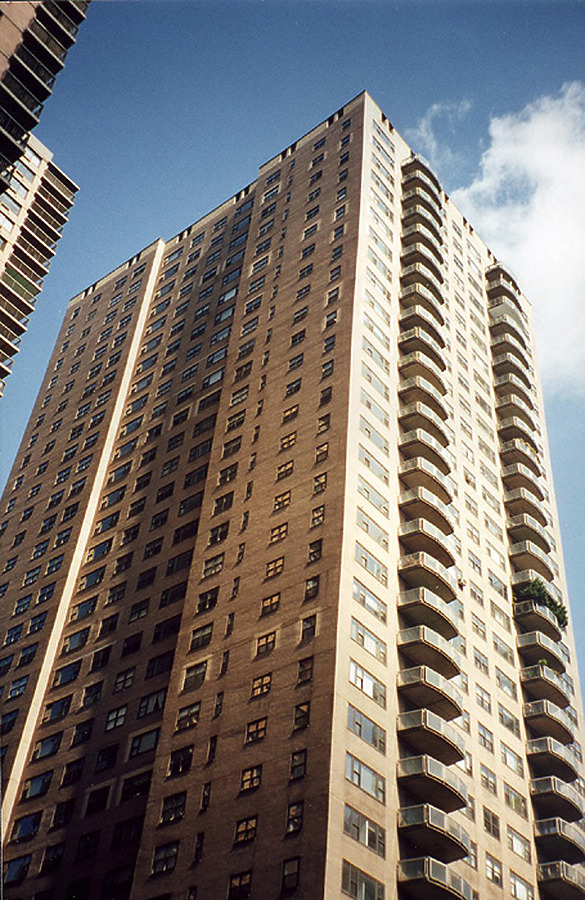 Georgetown Plaza Apartments by Nate Lindsey