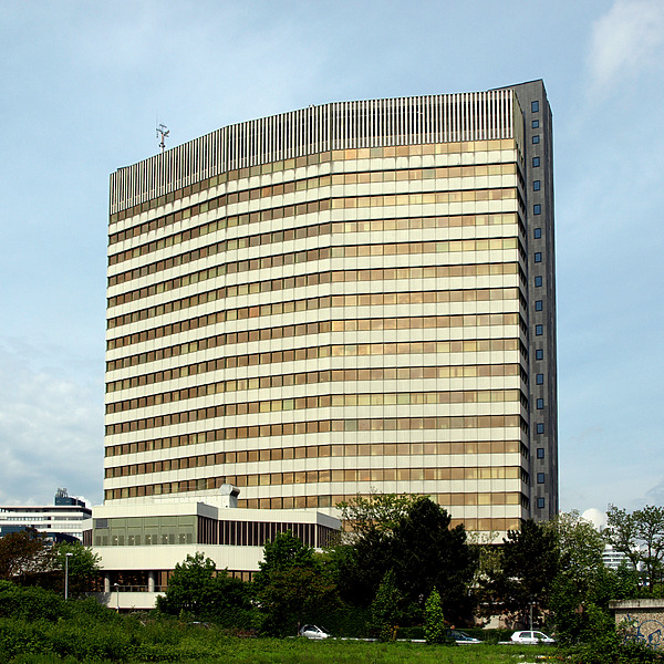 Deutsche Bank TZE by Marshall Gerometta