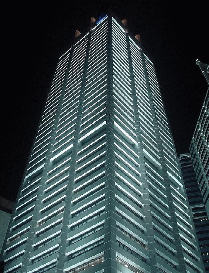 Singapore Land Tower by Edmund Teo