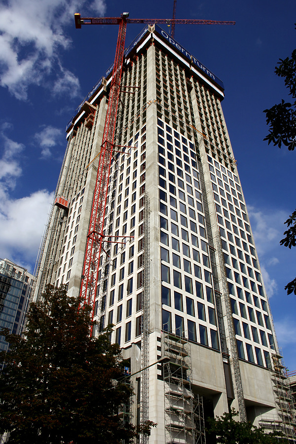 OpernTurm by Daniel Kieckhefer