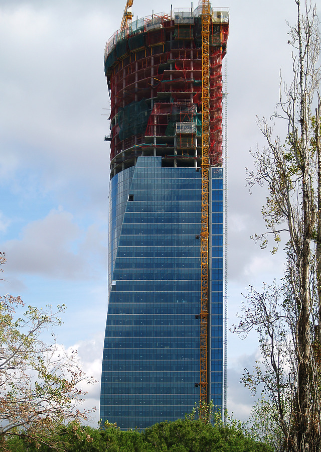 Torre Espacio by Cesar Serrano