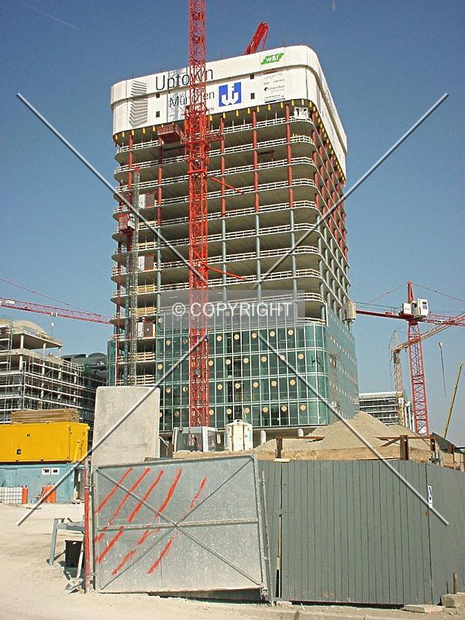 Hochhaus Uptown München by Nephilim