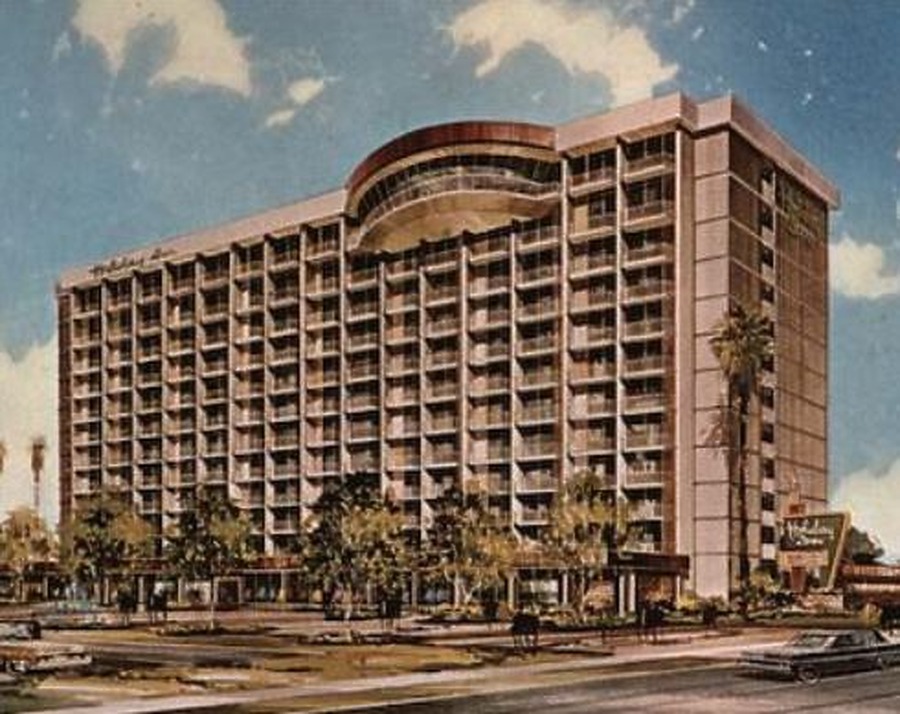 Crowne Plaza Ventura Beach by Curt Teich & Co.