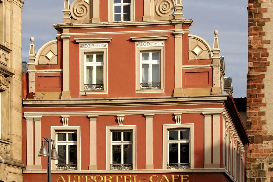 Maximilianstraße 2