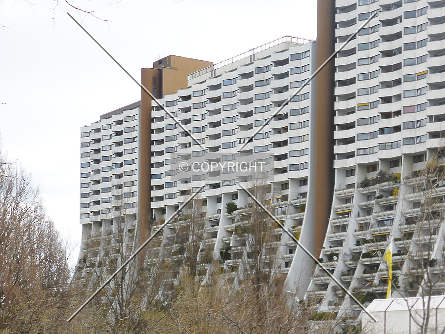 Wohnpark Alterlaa - Block B3-B8 by Nephilim