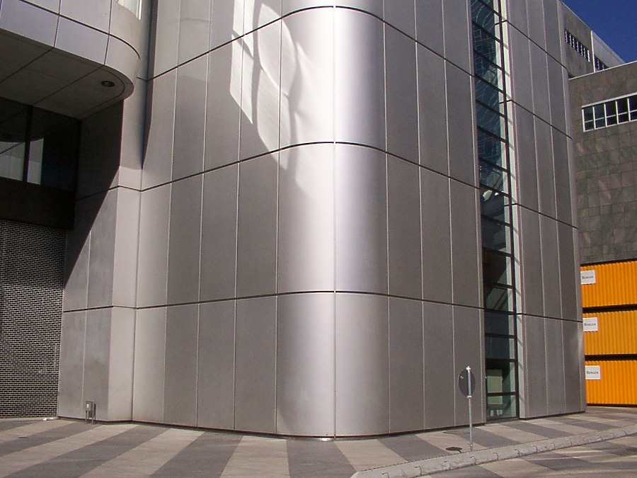 Dresdner-Bank-Hochhaus by Daniel Kieckhefer