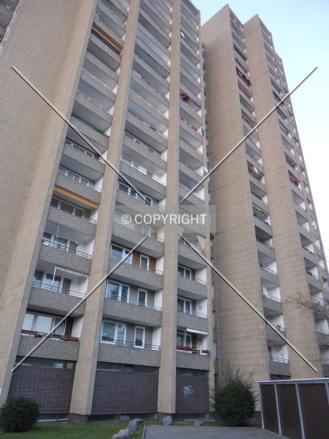 Fritz-Remy-Straße 5-7 by Nephilim