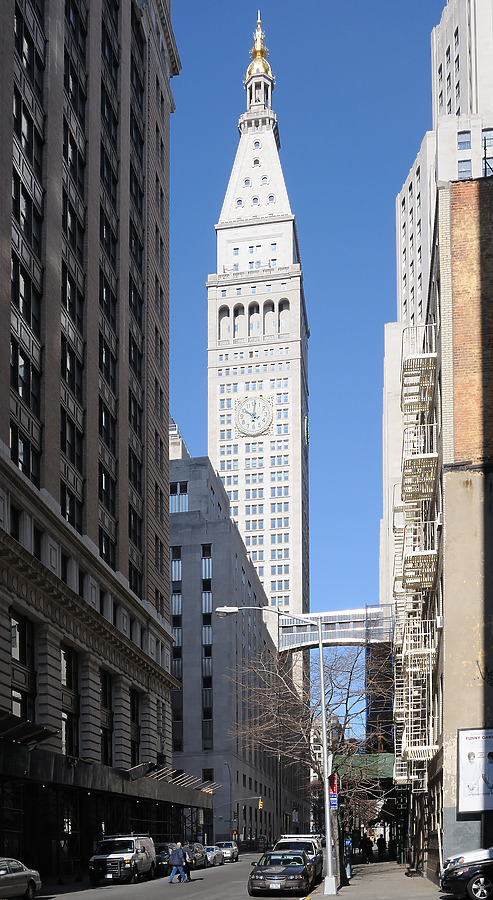 Metropolitan Life Tower by David Guija