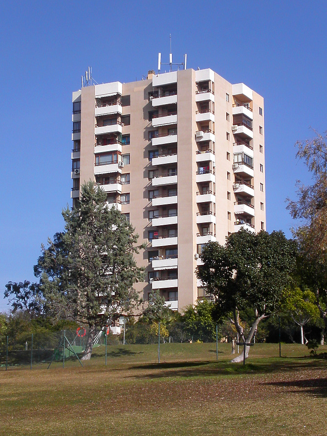 Edificio Zumaya by Cesar Serrano