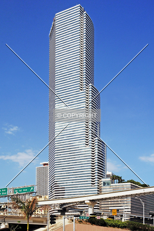 Miami Tower by Jorge Molina