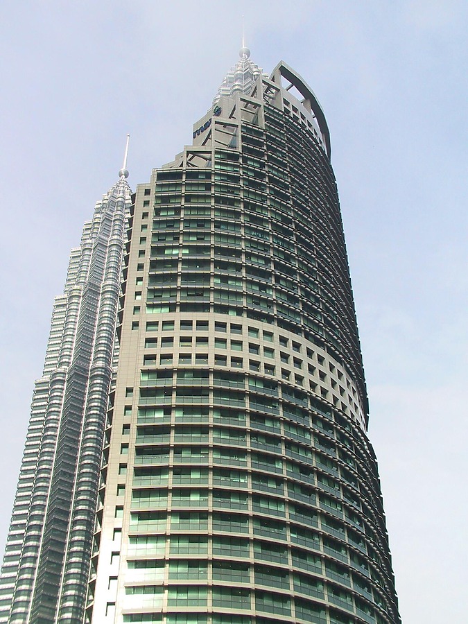 Menara Maxis by John Bek