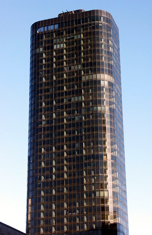 Solow Tower Apartments by Nate Lindsey