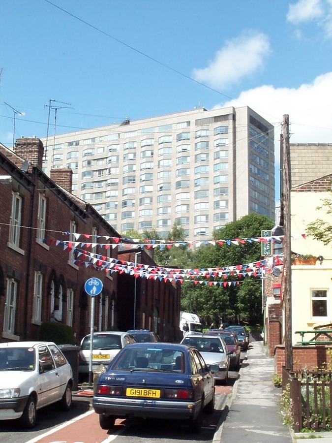 Royal Hallamshire Hospital by Jonathan Smith