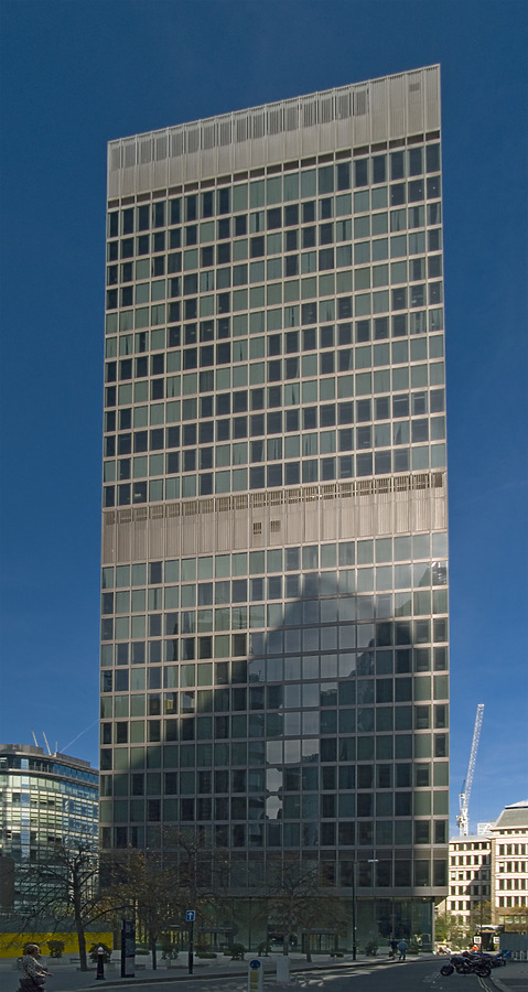 Aviva Tower by Cesar Serrano