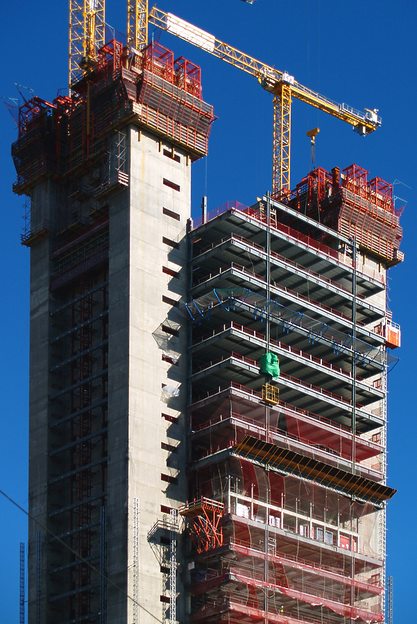 Torre Caja Madrid by Cesar Serrano
