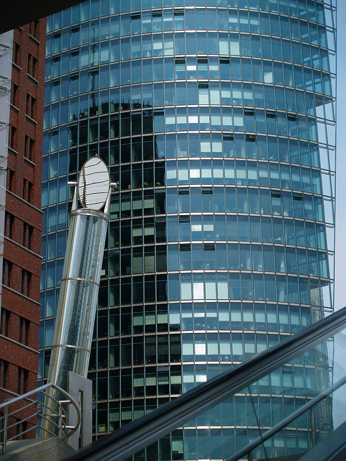 Bahn Tower by Cesar Serrano