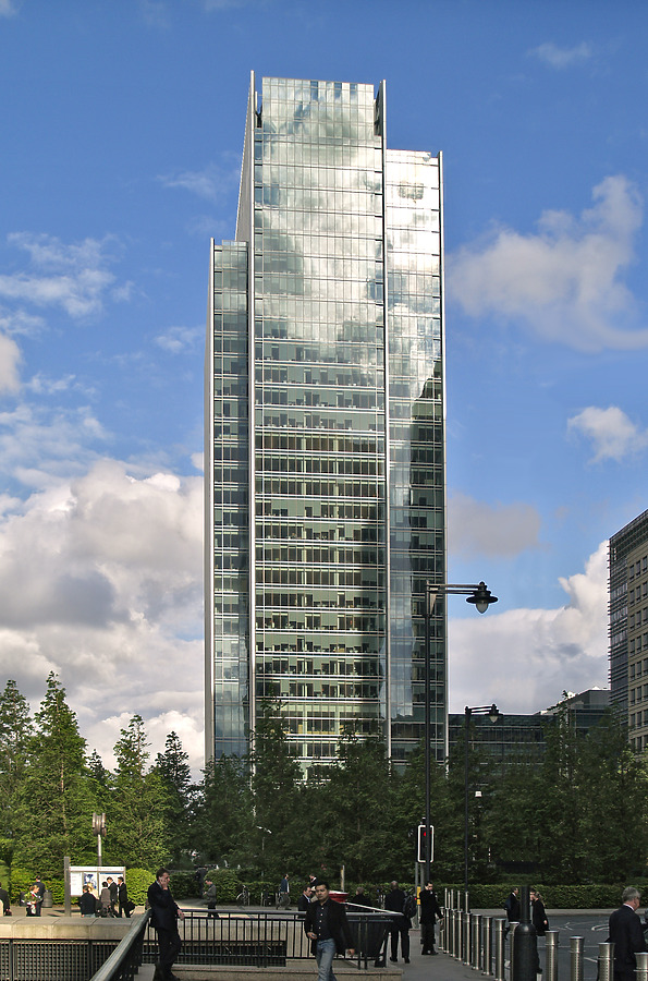 10 Upper Bank Street by Cesar Serrano