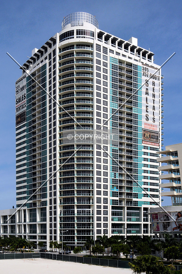 4 Midtown by Jorge Molina