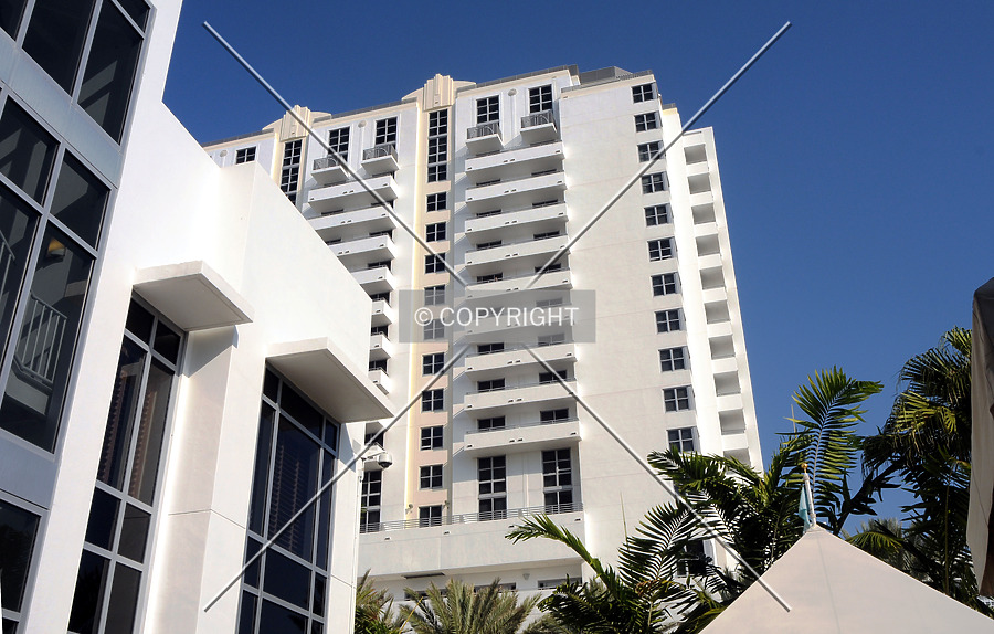 Loews Miami Beach Hotel South Beach by Jorge Molina