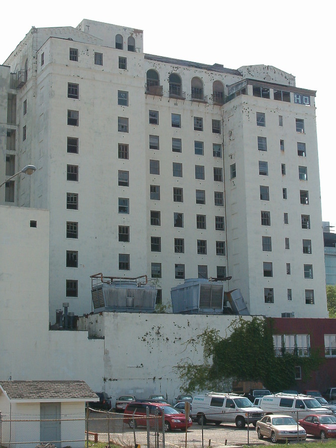 Hilton Capitol Center by Rodney Gunn