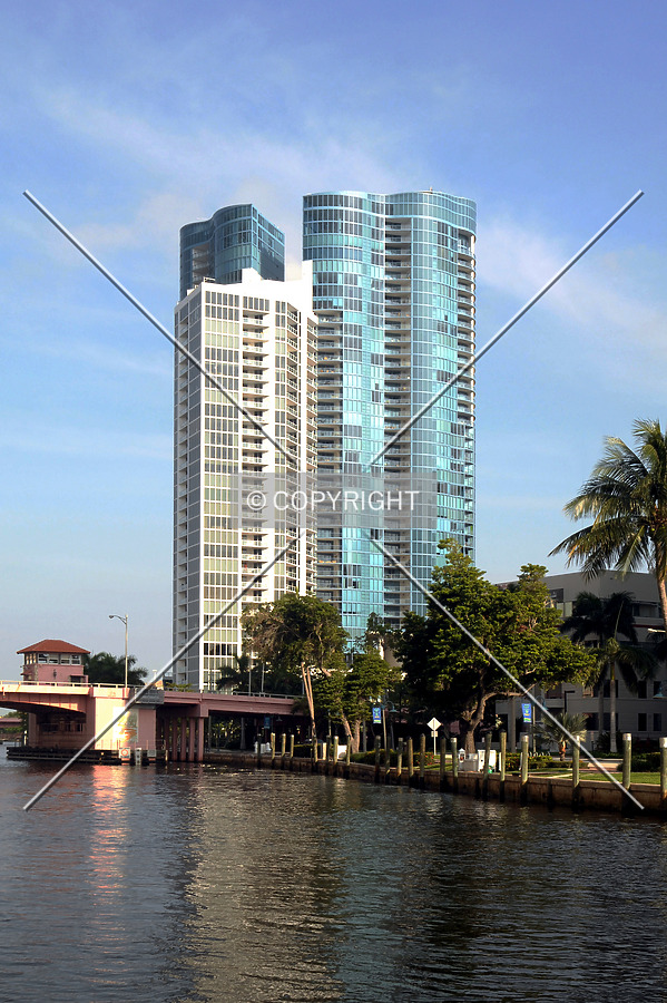 Las Olas River House by Jorge Molina