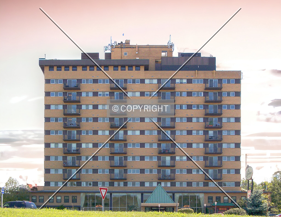 Brentmoor Apartments by Ryan Hildebrand