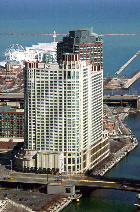Sheraton Chicago Hotel & Towers by Marshall Gerometta