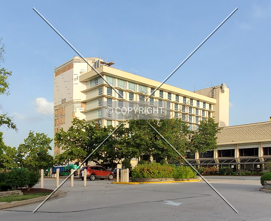 Marriott Saint Louis Airport East Tower by Ryan Hildebrand