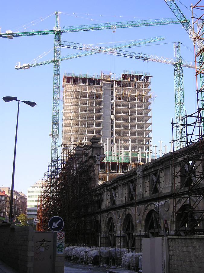 Isozaki Atea I by Mikel Allende