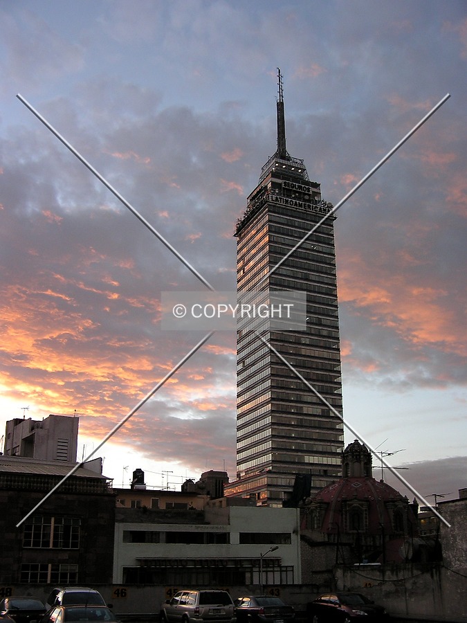 Torre Latinoamericana by Luis Ibáñez