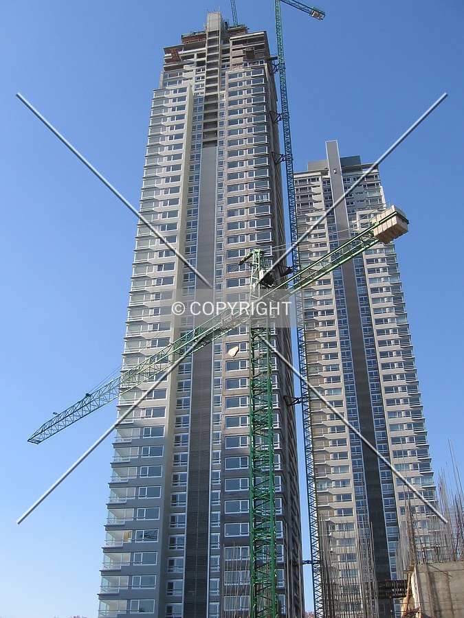 Torre del Parque by Maximiliano Buono